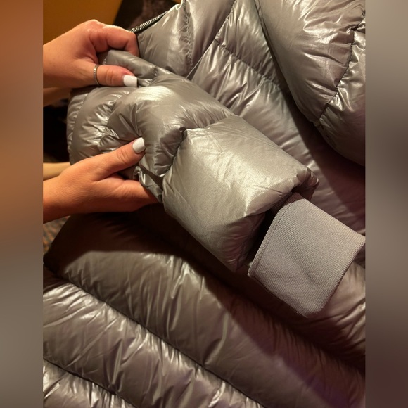 Brand New! Women’s GianFranco Ferre Jacket Size Medium In Silver - Picture 8 of 8